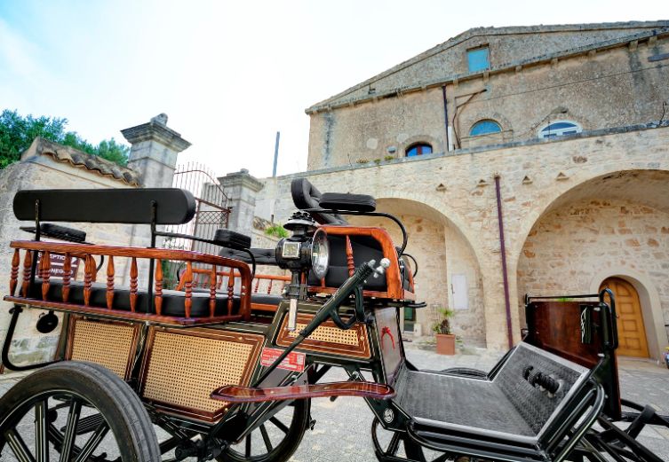 casato-licitra-carro