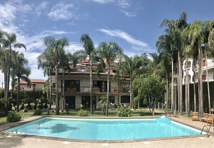 esterno-vista-frontale